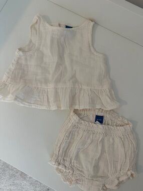Old Navy Cotton Peplum Sleeveless Top and Shorts Bloomers Set 0-3M